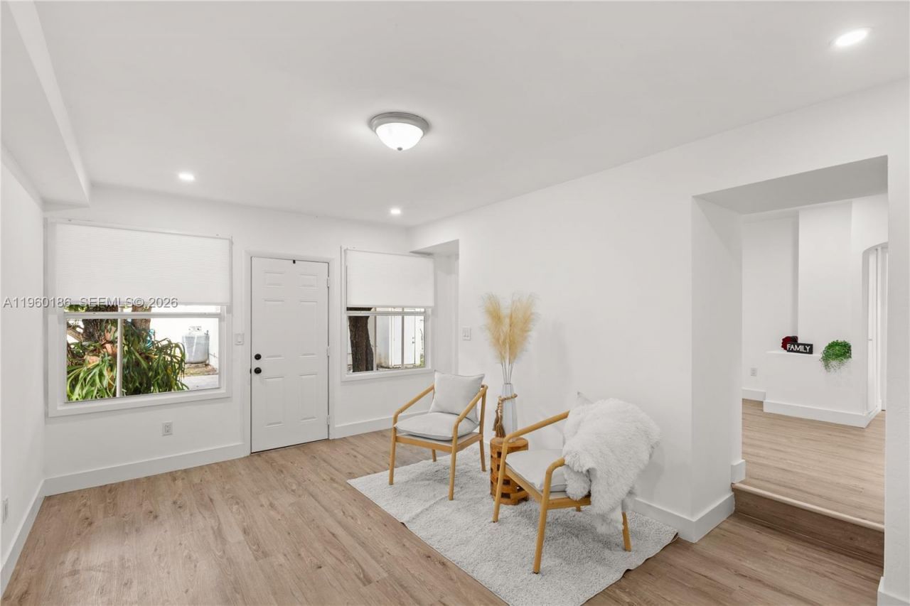 2508 SW 10th St , Unit 2508, Miami, FL 33135 Photo