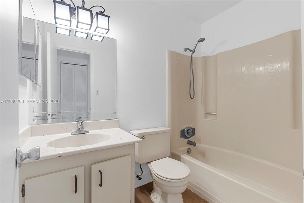 6061 Shakerwood Cir , Unit 206, Tamarac, FL 33319 Photo