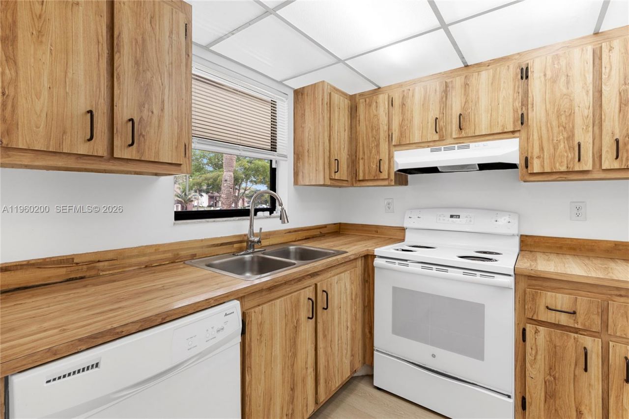 6061 Shakerwood Cir , Unit 206, Tamarac, FL 33319 Photo