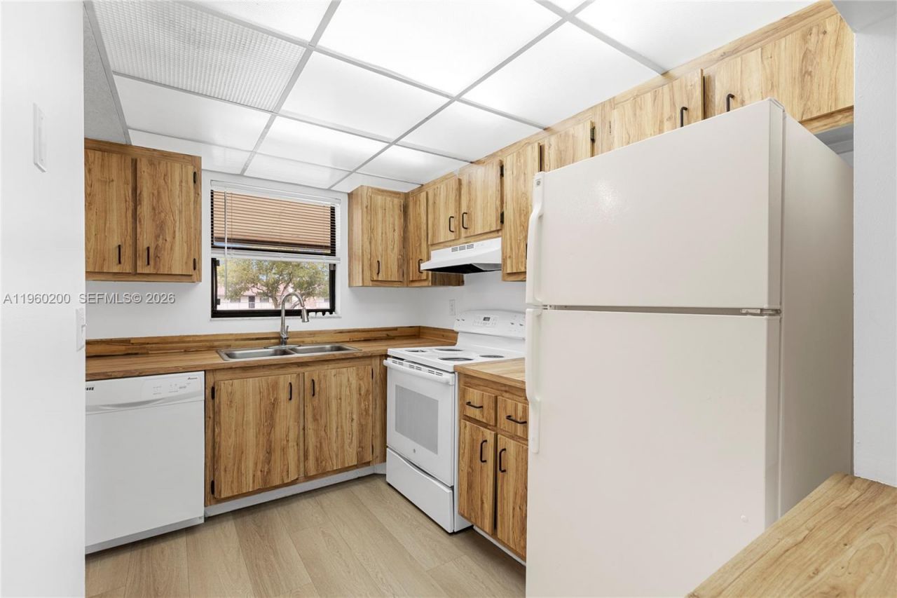 6061 Shakerwood Cir , Unit 206, Tamarac, FL 33319 Photo