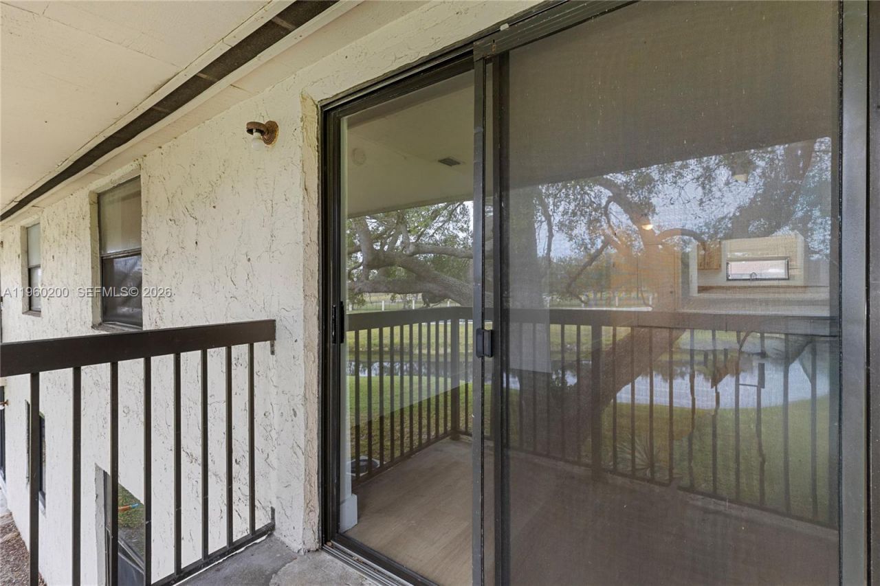 6061 Shakerwood Cir , Unit 206, Tamarac, FL 33319 Photo