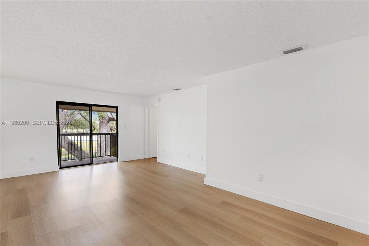 6061 Shakerwood Cir , Unit 206, Tamarac, FL 33319 Photo