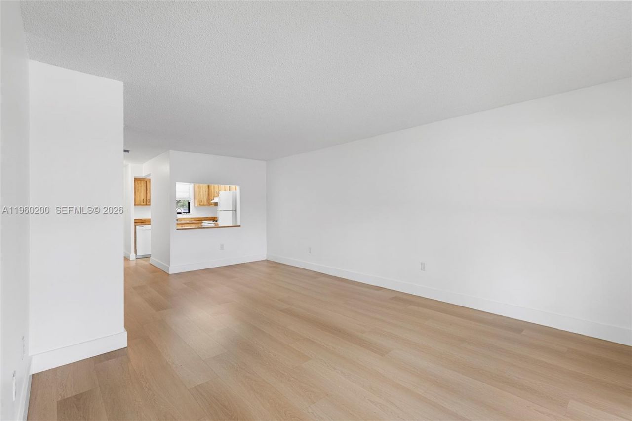 6061 Shakerwood Cir , Unit 206, Tamarac, FL 33319 Photo