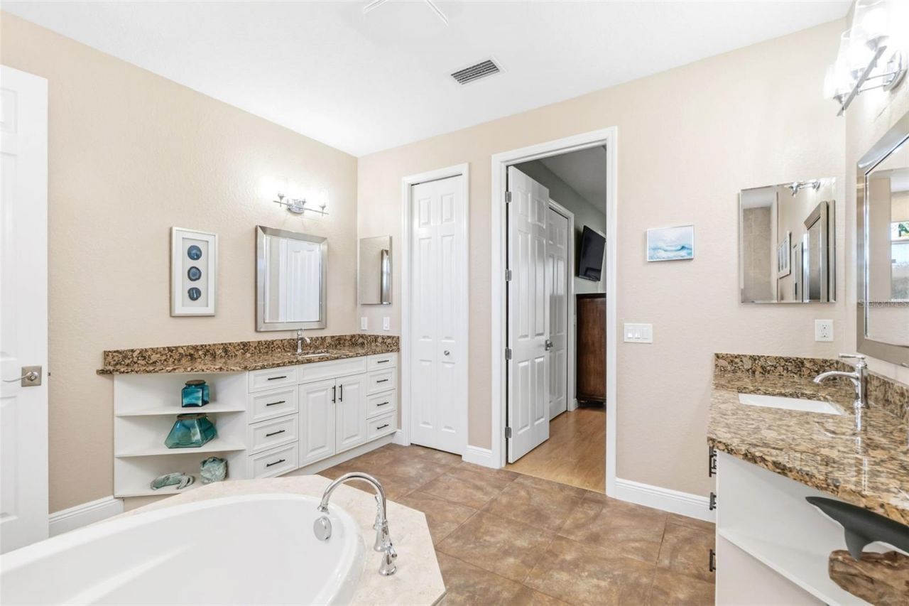 7020 Scrub Jay Drive, Sarasota, FL 34241 Photo