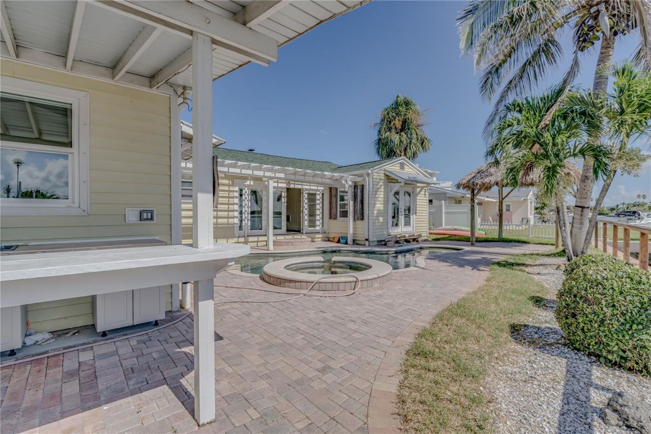 16029 Redington Drive, Redington Beach, FL 33708 Photo