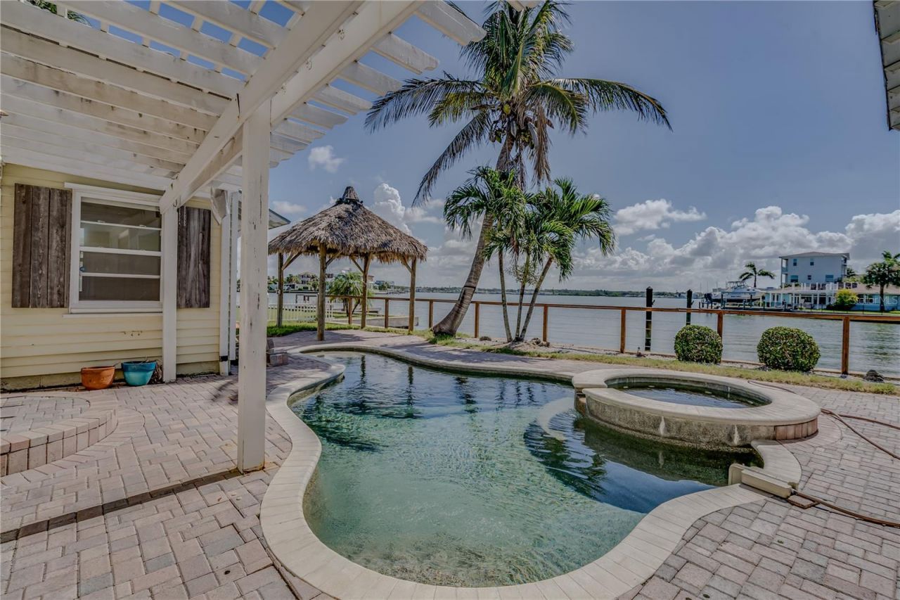 16029 Redington Drive, Redington Beach, FL 33708 Photo