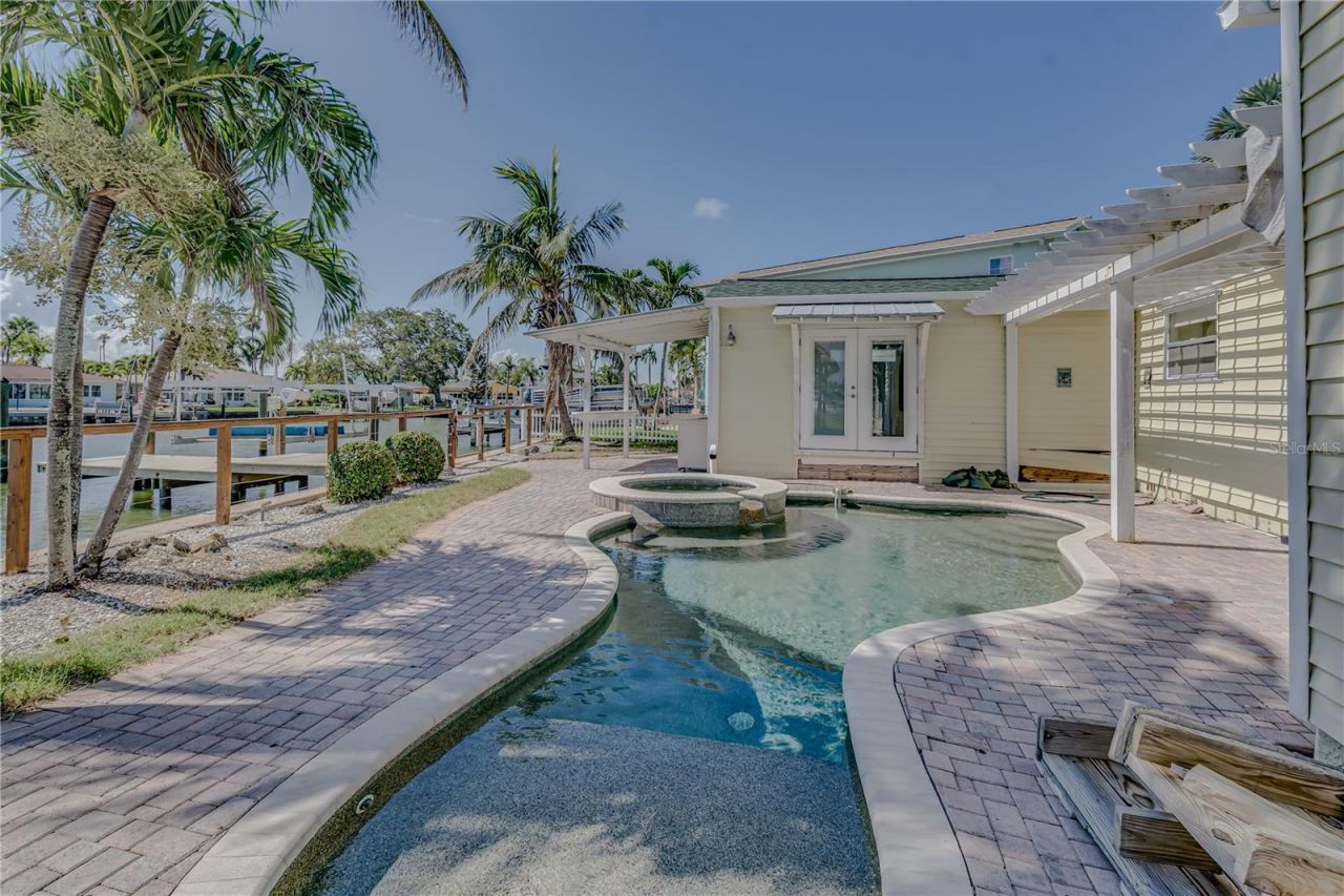 16029 Redington Drive, Redington Beach, FL 33708 Photo