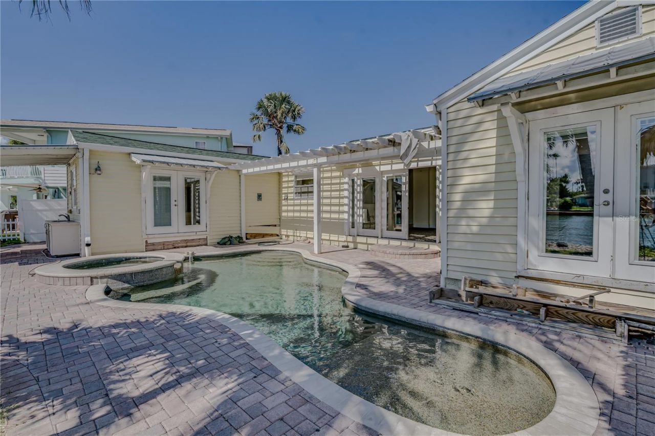 16029 Redington Drive, Redington Beach, FL 33708 Photo