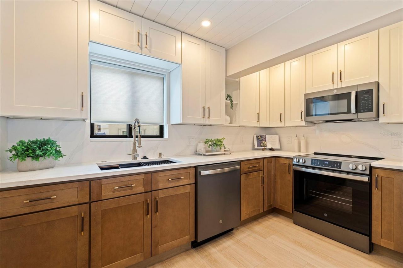 113 176th Avenue W, Redington Shores, FL 33708 Photo