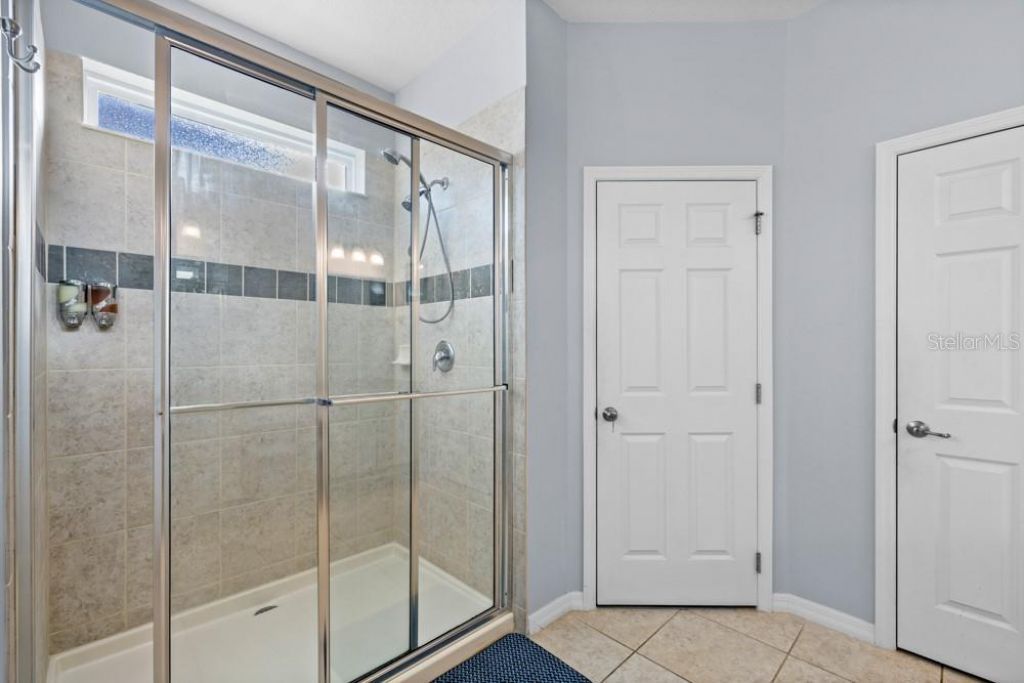 6009 Broad Oak Drive, Davenport, FL 33837 Photo