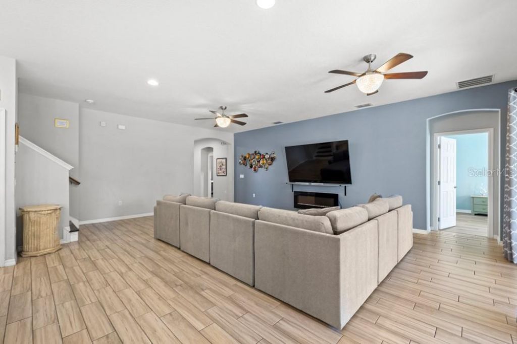 6009 Broad Oak Drive, Davenport, FL 33837 Photo