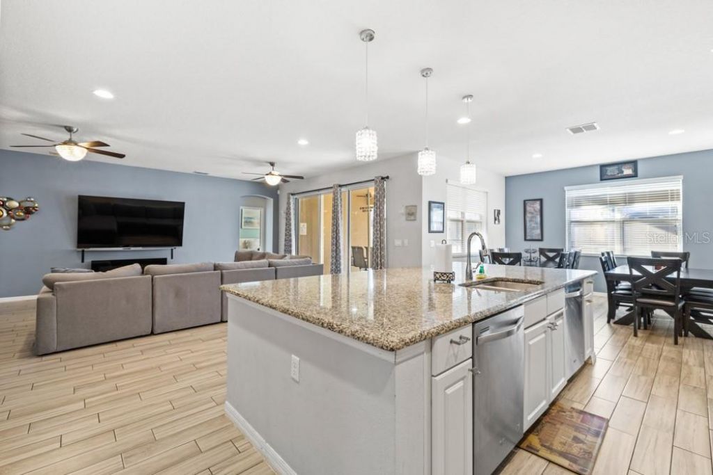 6009 Broad Oak Drive, Davenport, FL 33837 Photo