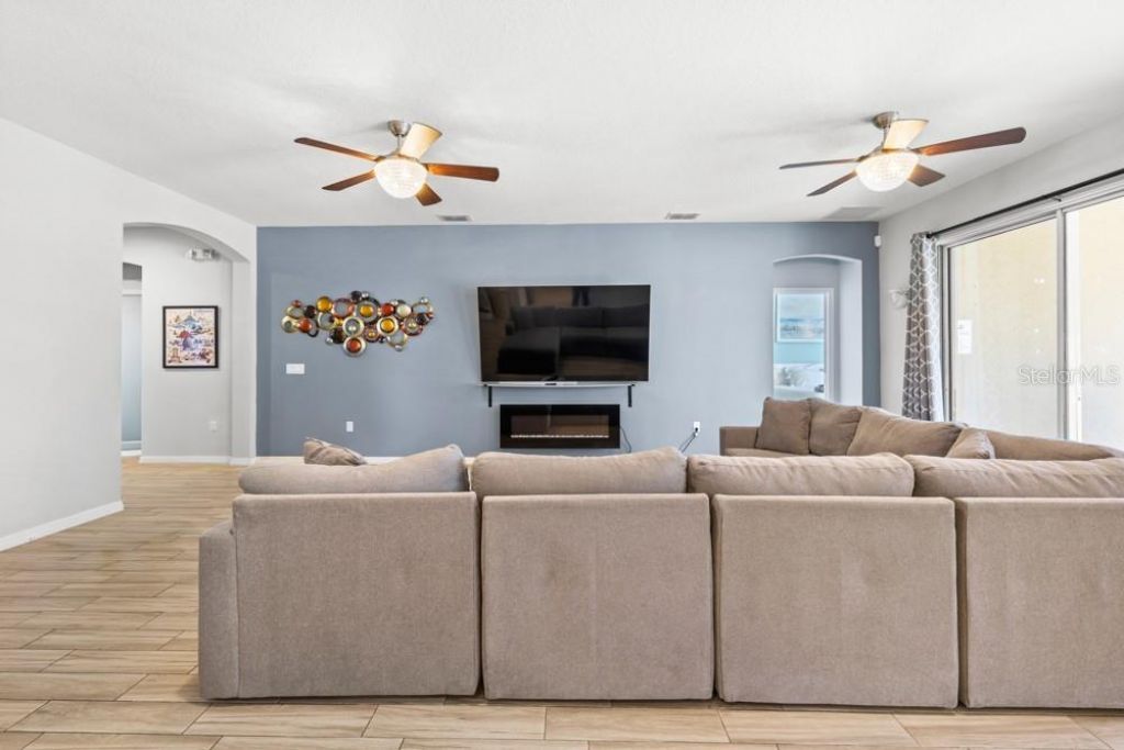 6009 Broad Oak Drive, Davenport, FL 33837 Photo