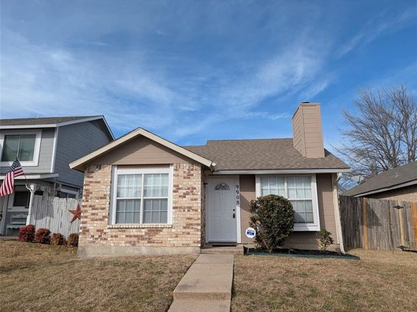 9908 Lone Eagle Drive, Fort Worth, TX 76108