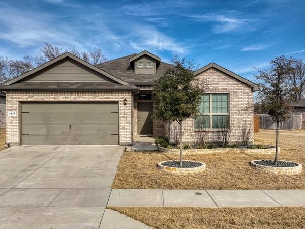 9224 Red Brush Trail, Fort Worth, TX 76131