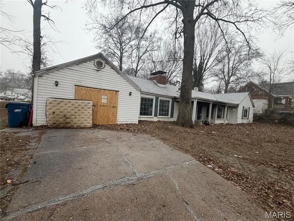 35 Robert Avenue, Ferguson, MO 63135