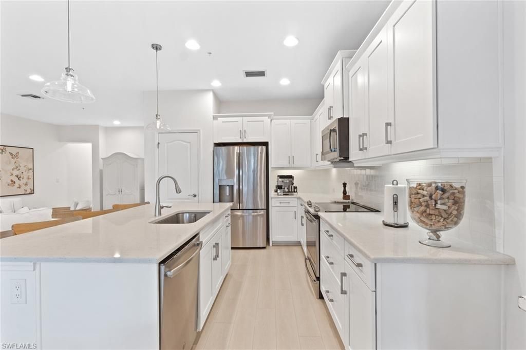 6973 Avalon Cir, Unit 1406, Naples, FL 34112 Photo
