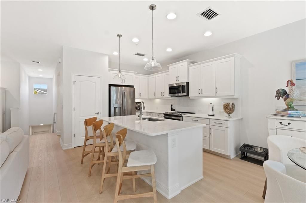 6973 Avalon Cir, Unit 1406, Naples, FL 34112 Photo