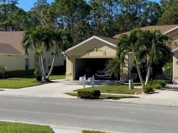 5301 Whitten DR , Unit 81, NAPLES, FL 34104