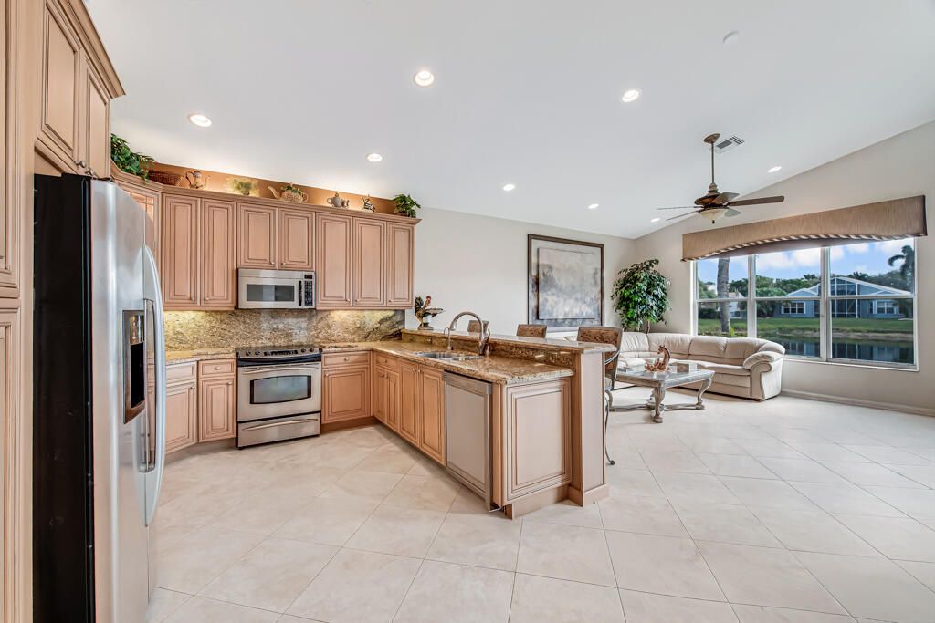 7650 Tarpon Cove Circle, Lake Worth, FL 33467 Photo