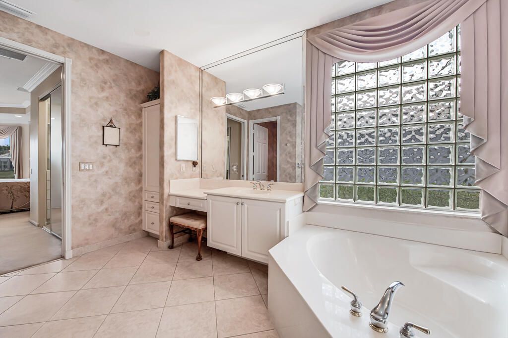 7650 Tarpon Cove Circle, Lake Worth, FL 33467 Photo