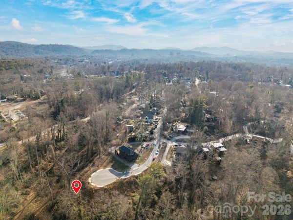 124 Beautyberry Drive , Asheville, NC 28801