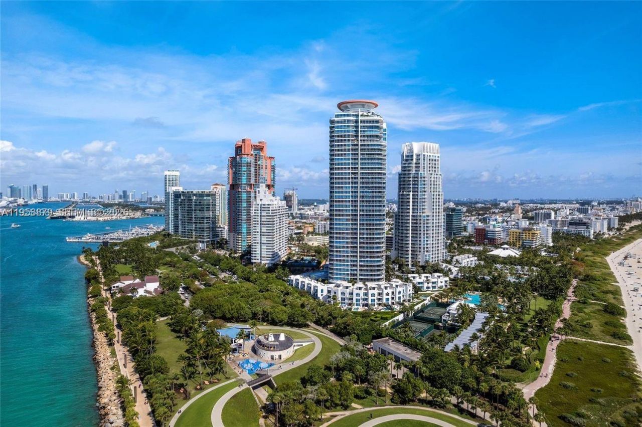 100 S Pointe Dr, Unit TH-13, Miami Beach, FL 33139 Photo