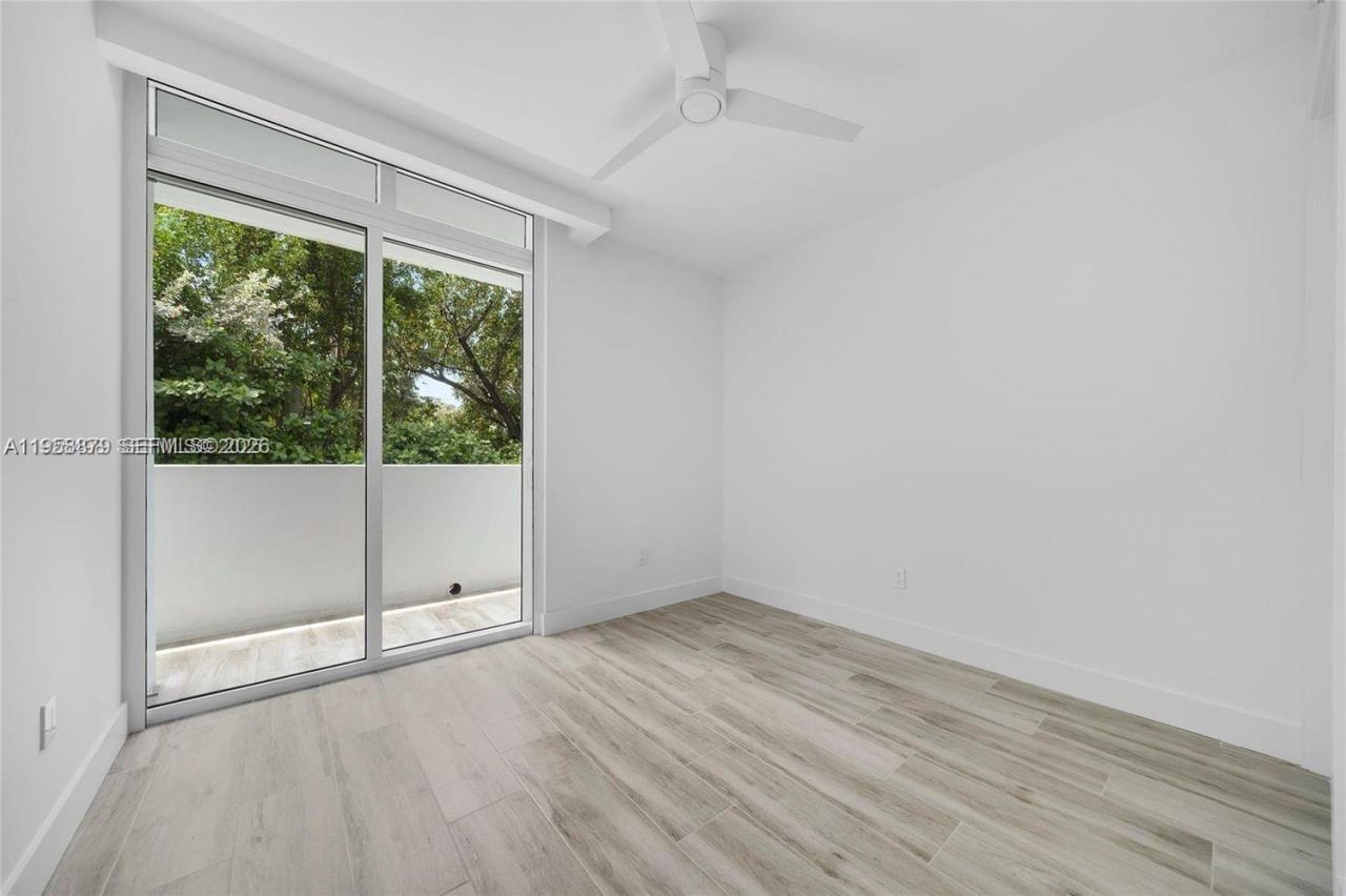 100 S Pointe Dr, Unit TH-13, Miami Beach, FL 33139 Photo