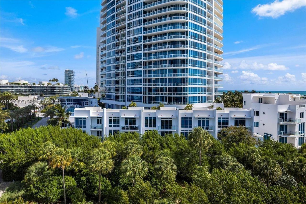 100 S Pointe Dr, Unit TH-13, Miami Beach, FL 33139 Photo