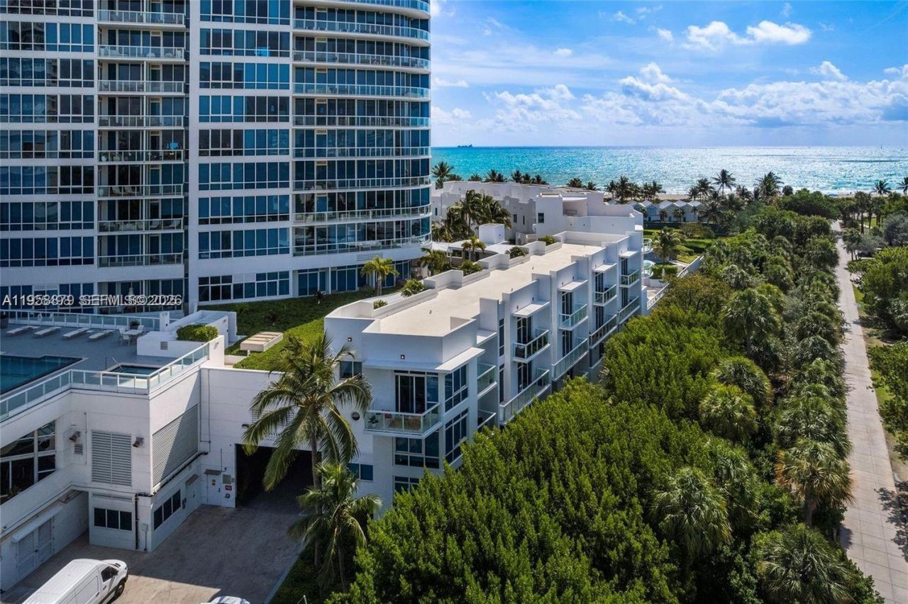 100 S Pointe Dr, Unit TH-13, Miami Beach, FL 33139 Photo