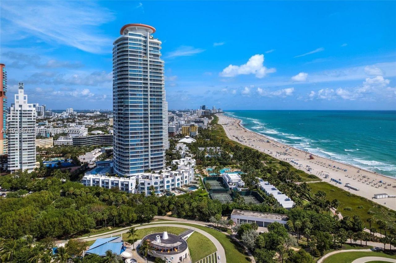 100 S Pointe Dr, Unit TH-13, Miami Beach, FL 33139 Photo