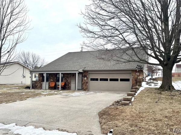 4250 Sunburst Drive , Hannibal, MO 63401