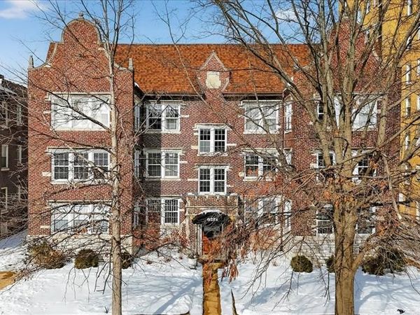 6221 Northwood Avenue, Unit 2W, St Louis, MO 63105