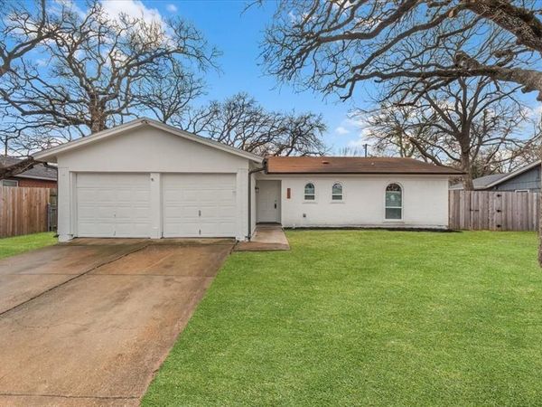 705 NW Hillery Street, Burleson, TX 76028