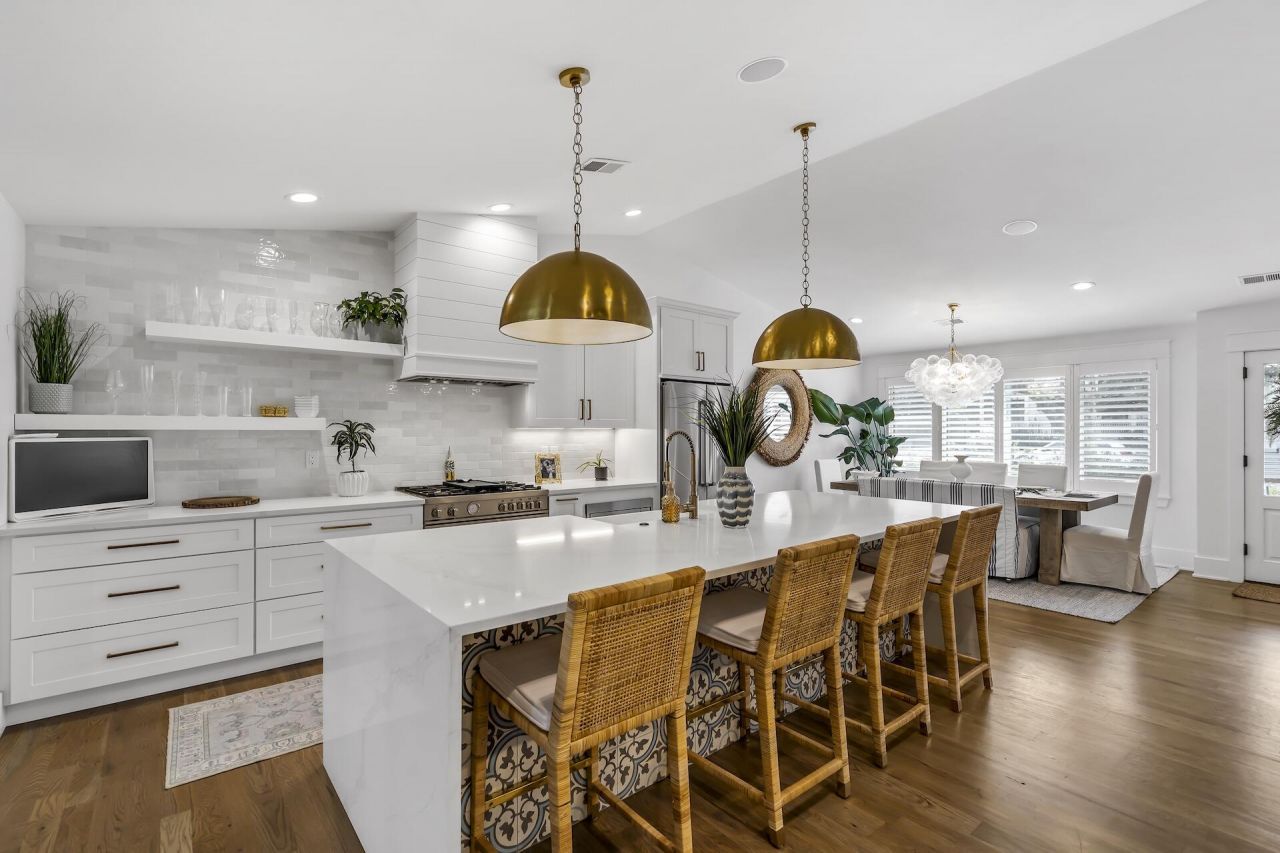 710 Simmons Street Photo 10