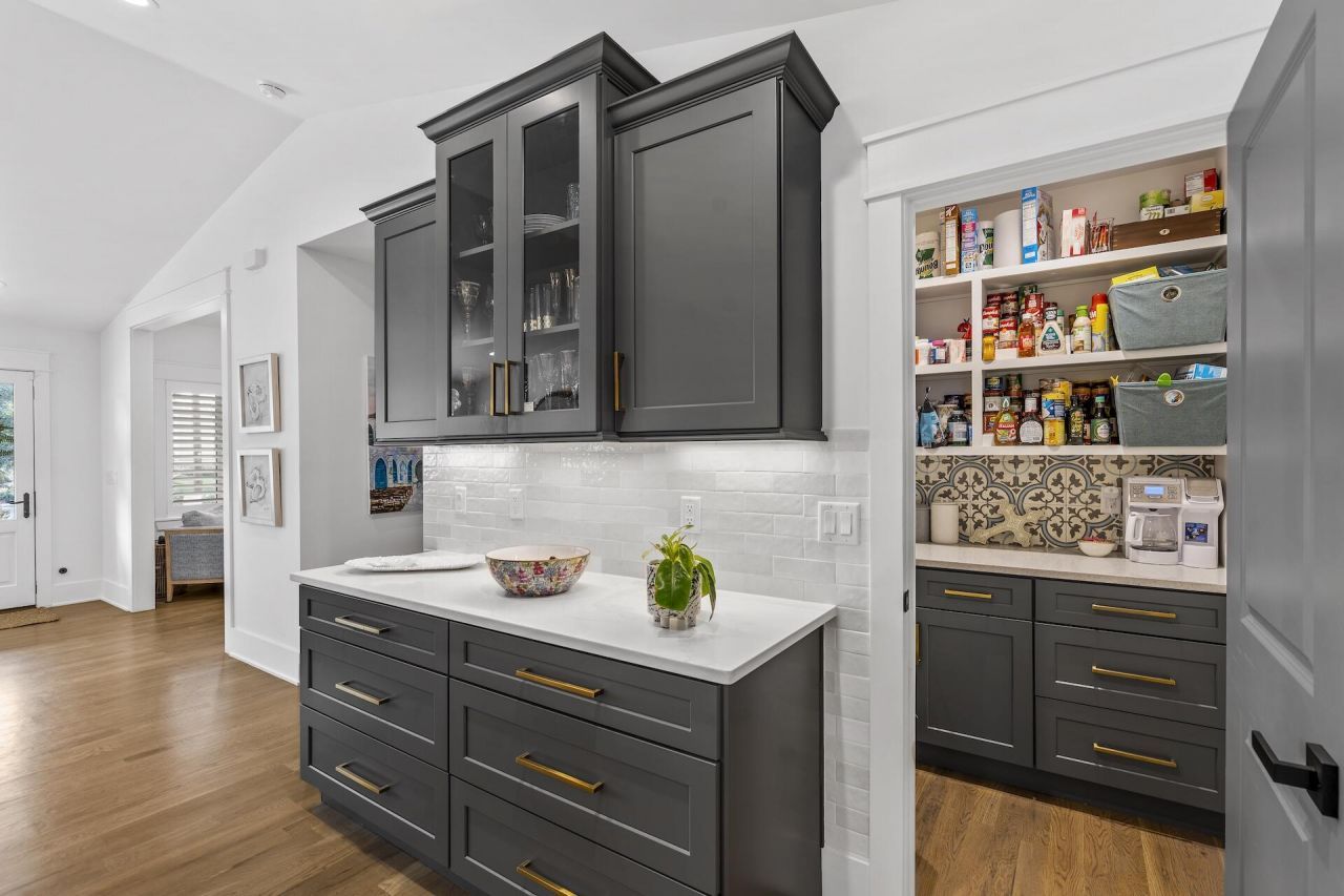 710 Simmons Street Photo 13