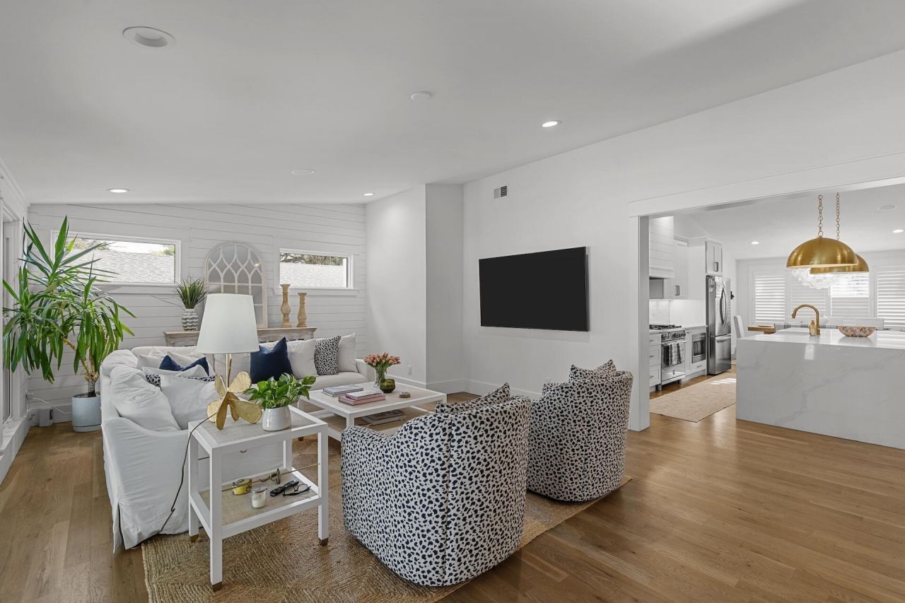 710 Simmons Street Photo 16