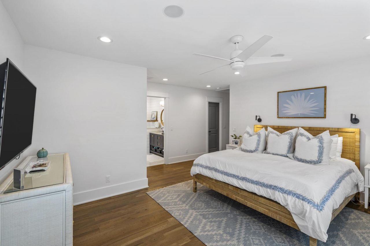 710 Simmons Street Photo 18