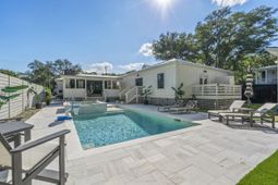 710 Simmons Street photo 4