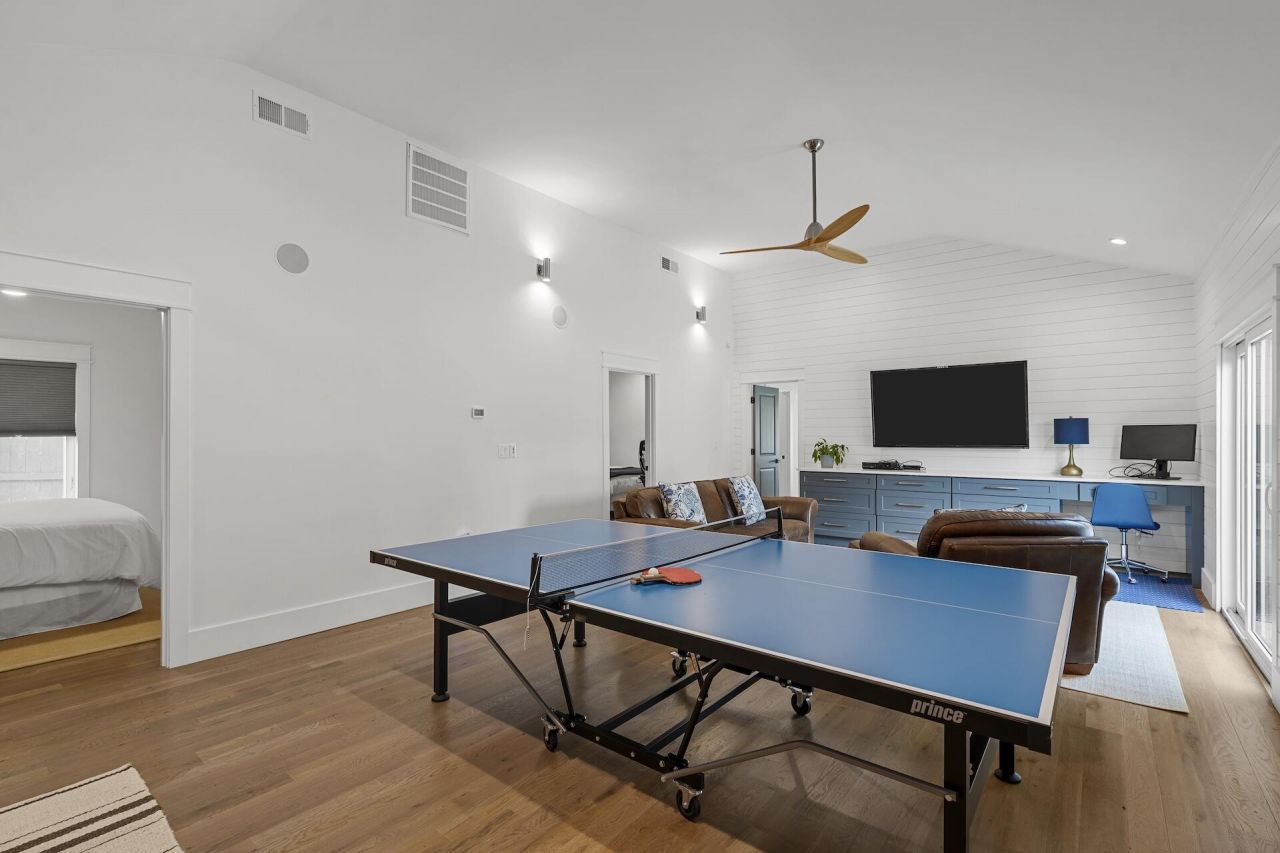 710 Simmons Street Photo 25