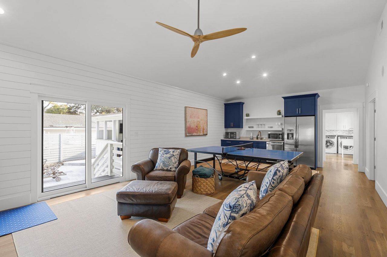 710 Simmons Street Photo 26