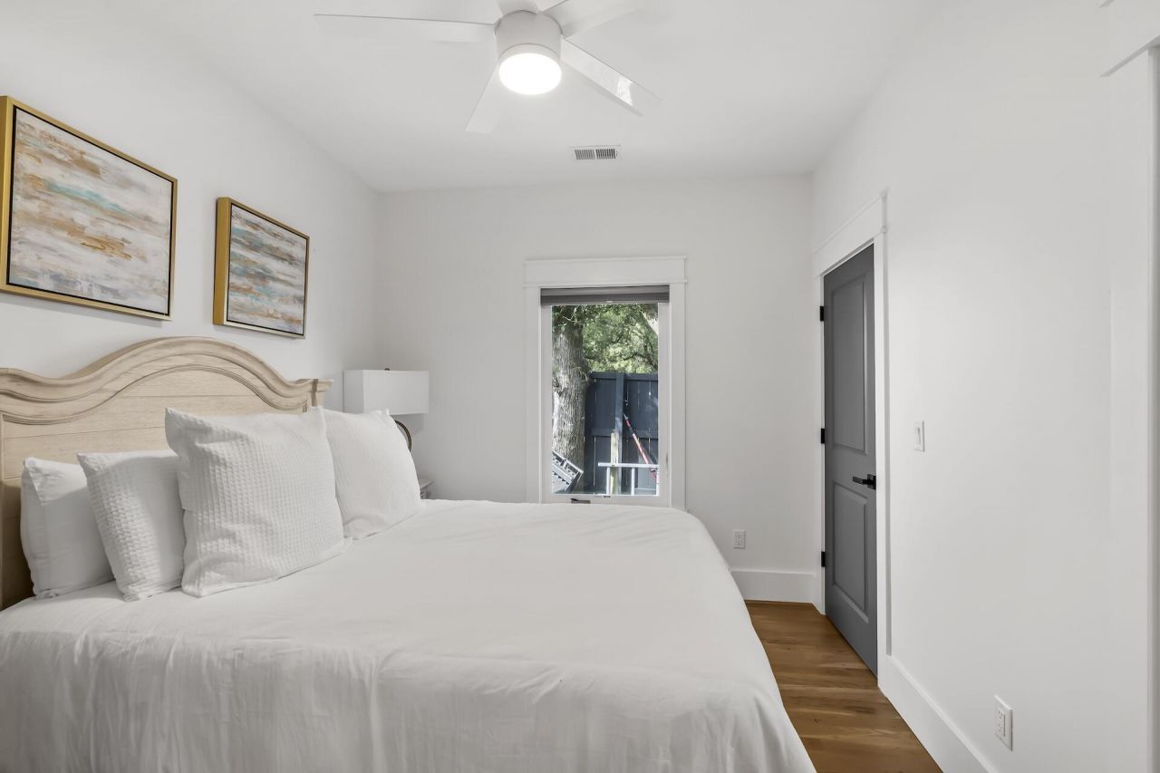 710 Simmons Street Photo 28