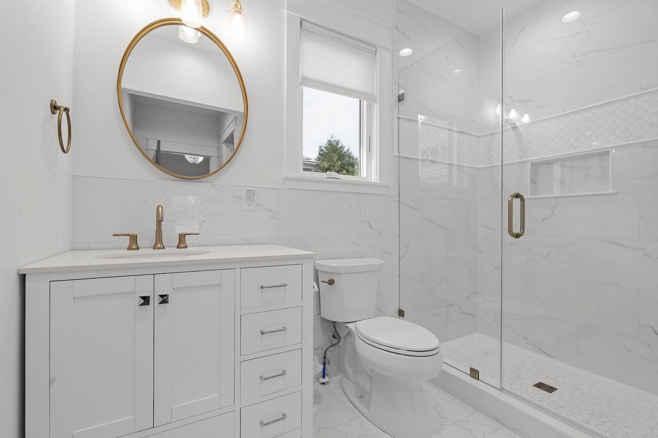 710 Simmons Street Photo 33