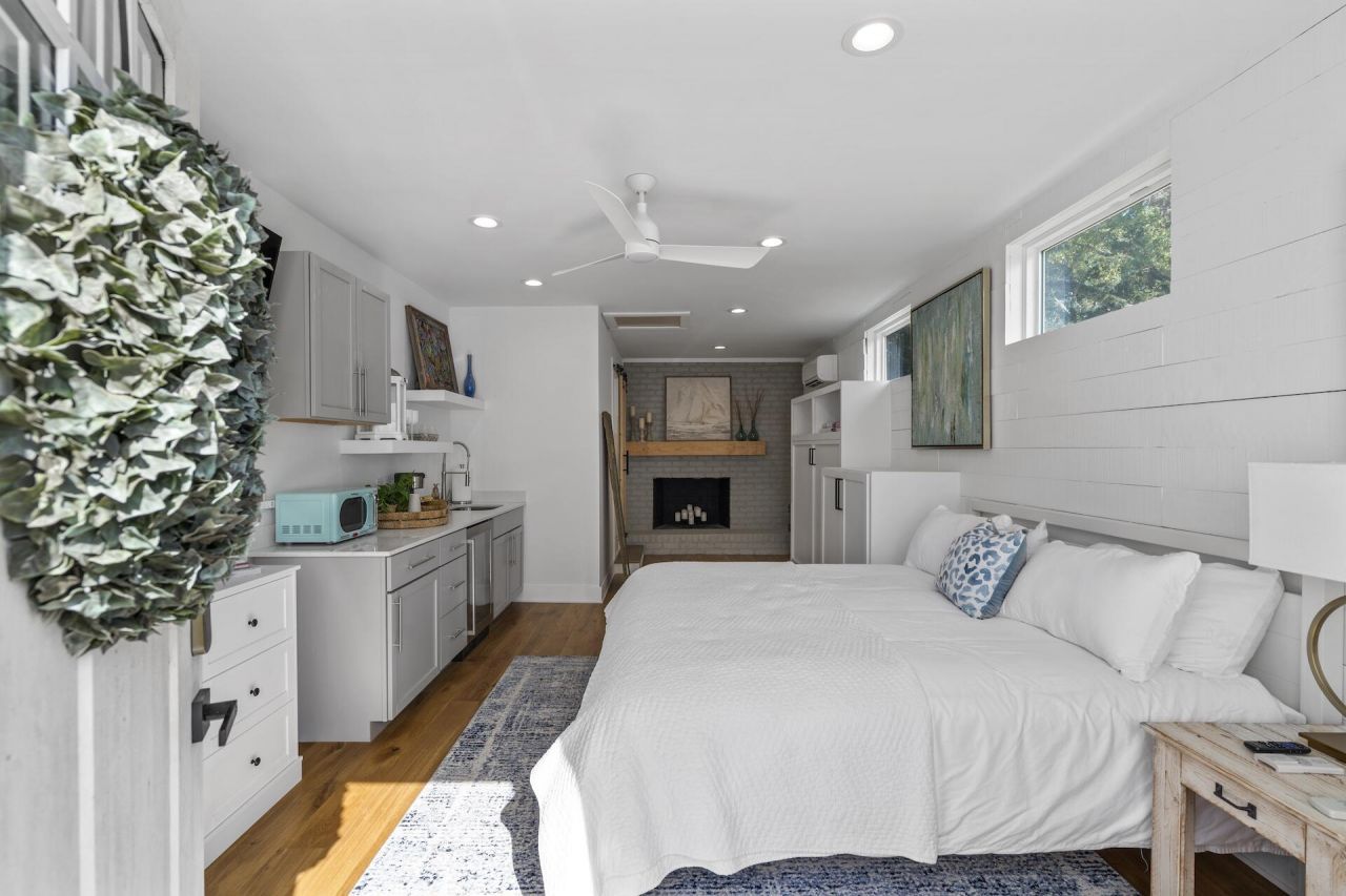 710 Simmons Street Photo 34