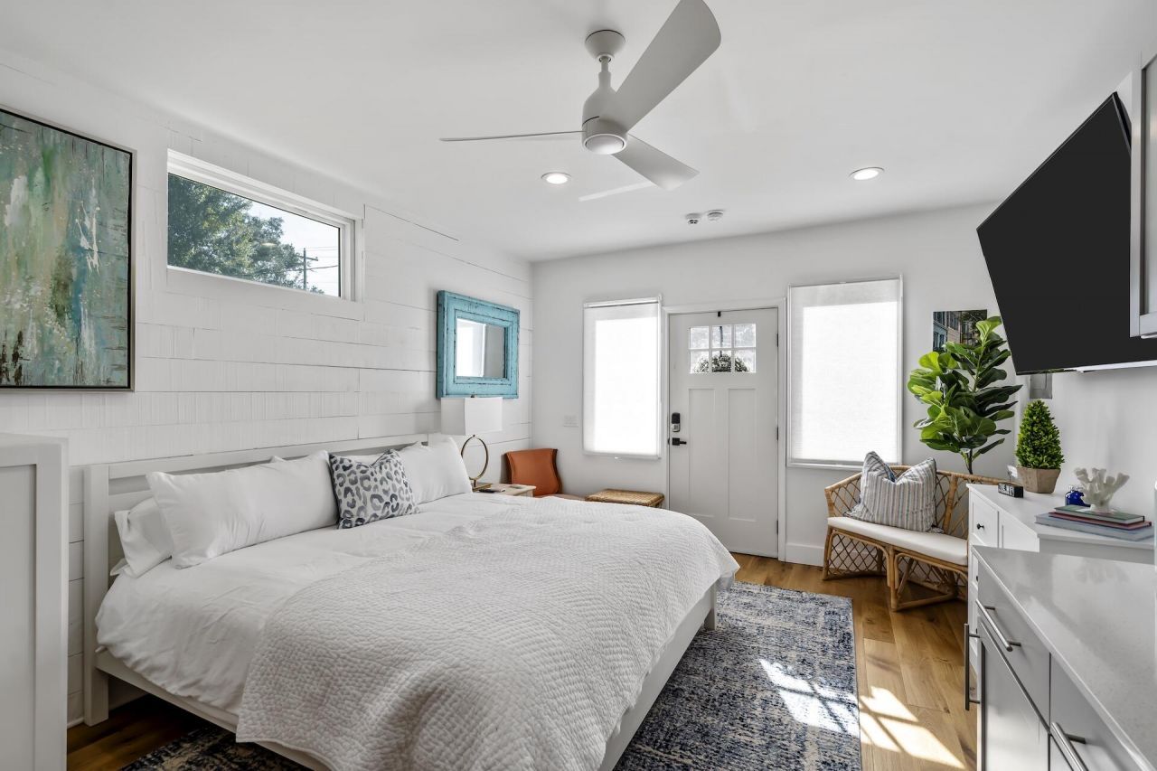 710 Simmons Street Photo 35