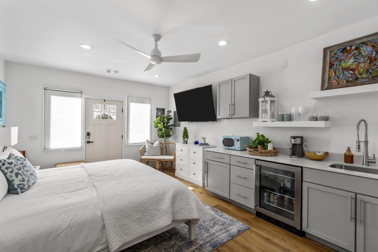 710 Simmons Street Photo 37