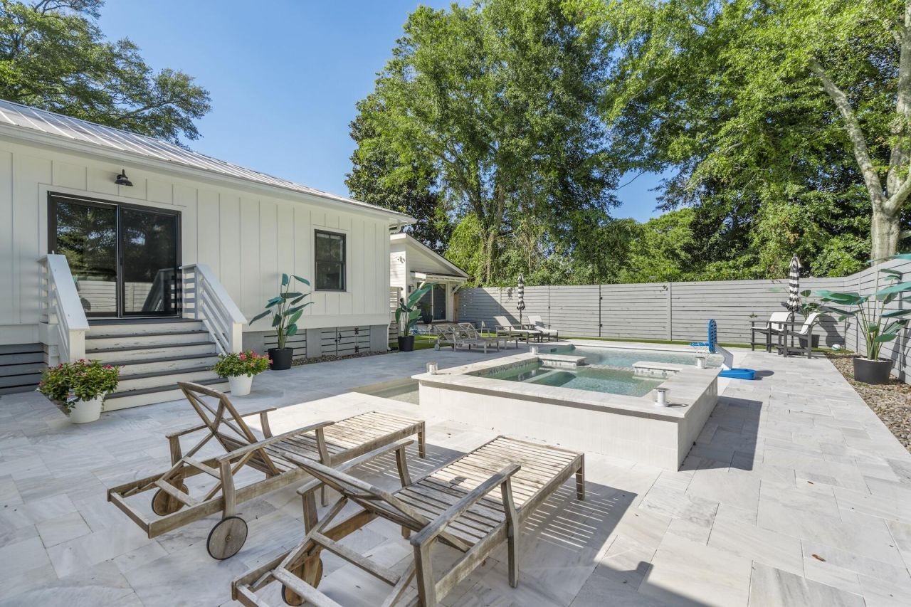 710 Simmons Street Photo 42