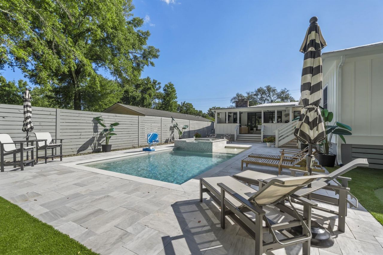 710 Simmons Street Photo 44