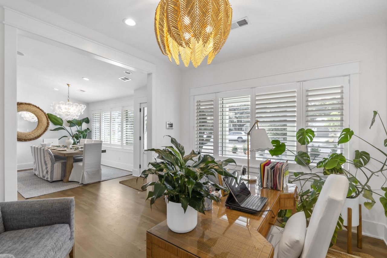 710 Simmons Street Photo 7