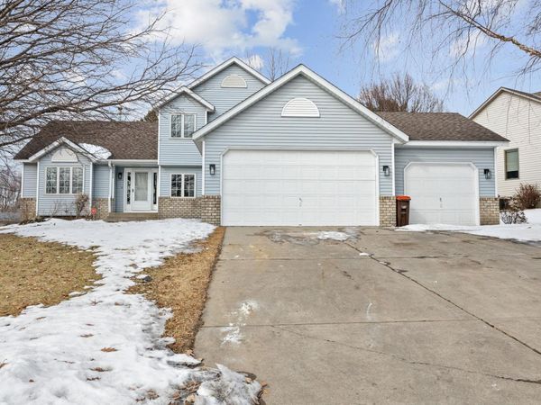 2571 Nemitz Avenue E, Maplewood, MN 55119
